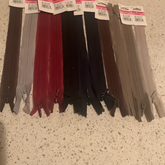 Costumakers 17 zippers, 11 invisible zippers for custom Crafts - Picture 3 of 5